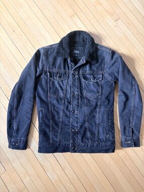 Zara Men’s Black Sherpa Collar Denim Jacket